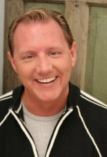 фото PJ Samorian