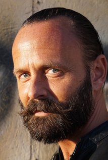 фото Джоэль МакНикол