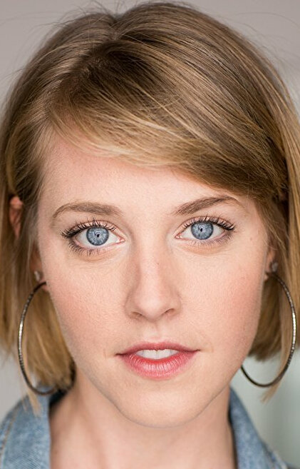 фото Белль Адамс