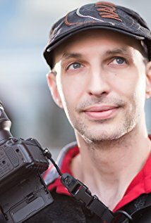 фото Мика Мур