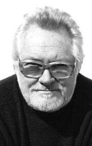 фото Гаррет Льюис