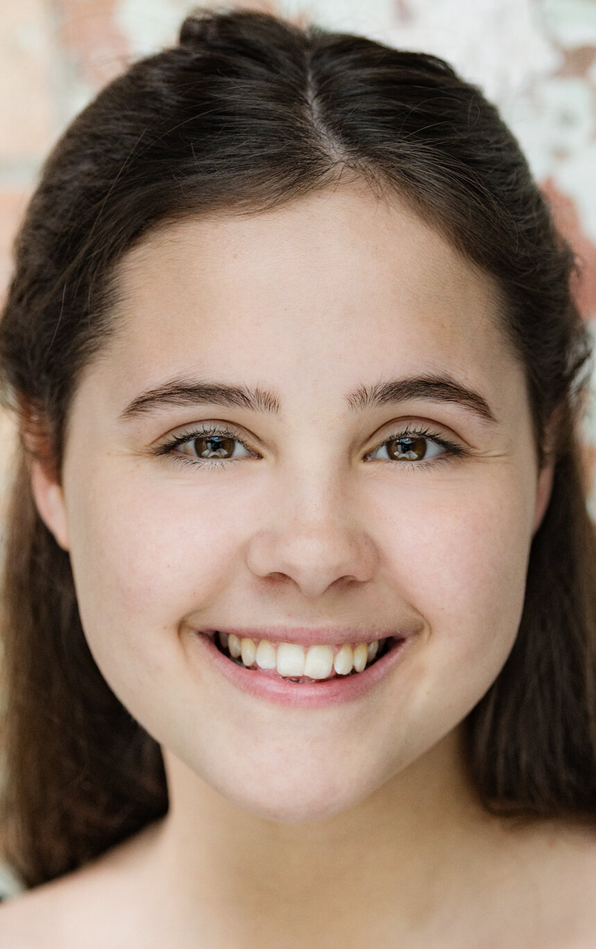 фото Люси Хатчинсон