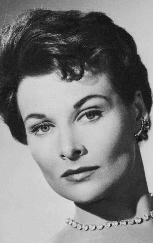 фото Эдриенн Корри