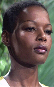 фото Никес Жан-Луи