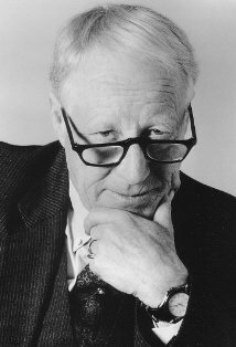 фото Лео Льюис