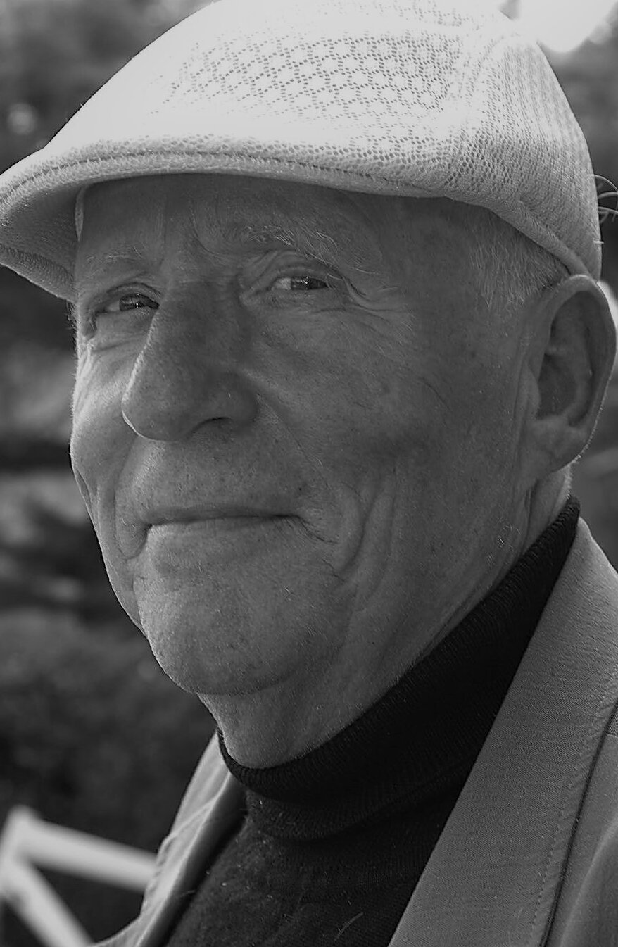 фото Джон Мартинес