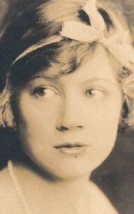 фото Куини Смит