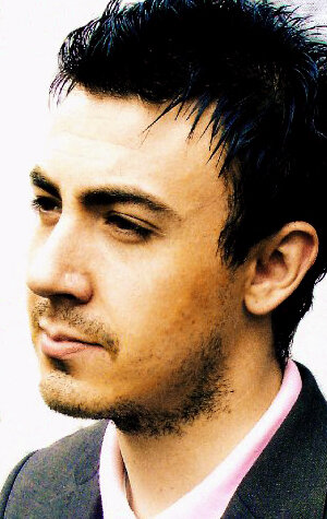 фото Льюис Джеймс