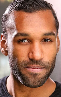 фото Нари Блэр-Мангат