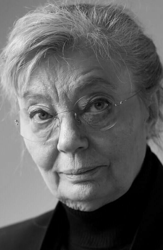 фото Маргарет Менегос