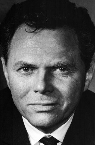 фото Карл Джон