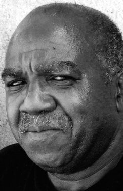 фото Тео Лежитимю