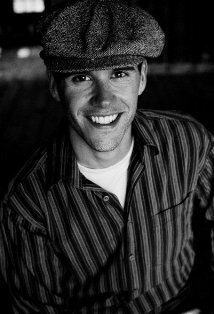 фото Джош Линтон