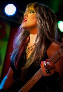 фото Миа Суайер