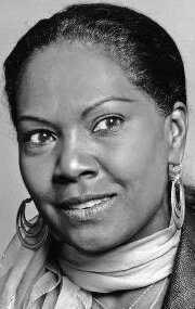 фото Лор Мутуссами