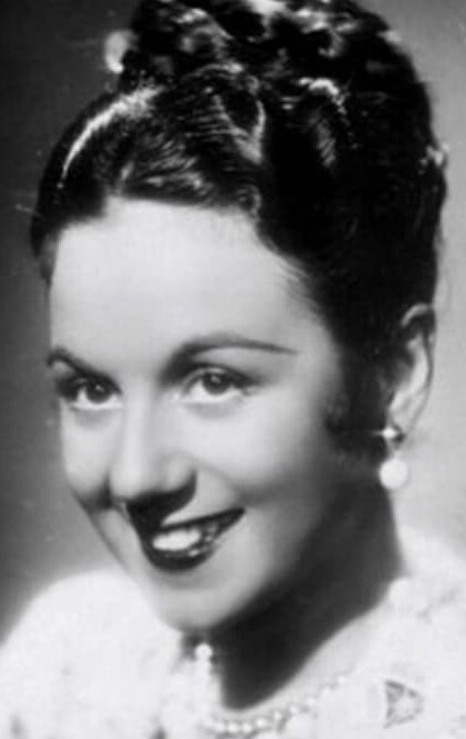 фото Клелия Матания