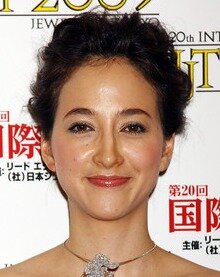 фото Кристел Такигава