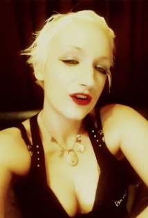 фото Анджела Ди