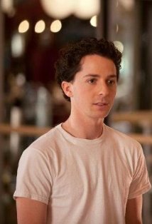 фото Кэйси Адлер