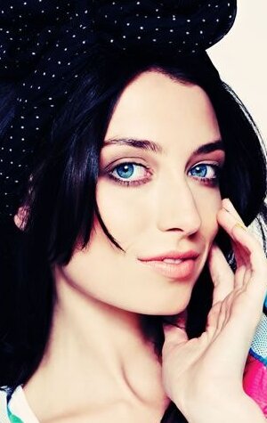 фото Джессика Агомбар