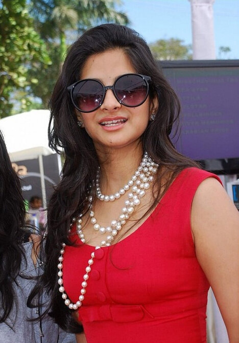 фото Рия Капур