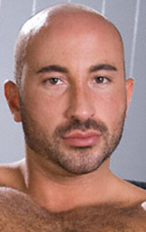 фото Дэниэл Холден