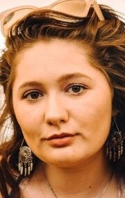 фото Эмма Кинни