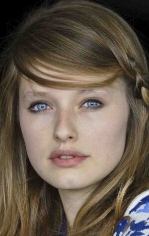 фото Элла-Джун Генрард