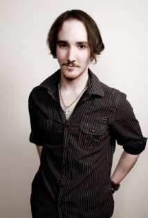 фото Хауи Братертон