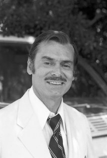 фото Мартин Э. Брукс