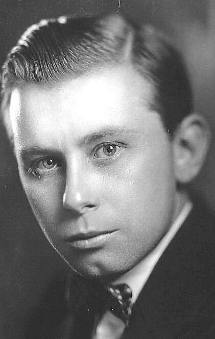 фото Перси Хелтон