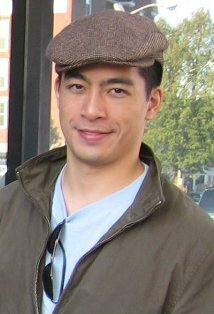 фото Lewis Manaco