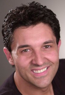 фото Вэл Атанассиу