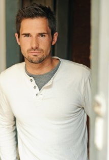 фото Томми Дуглас