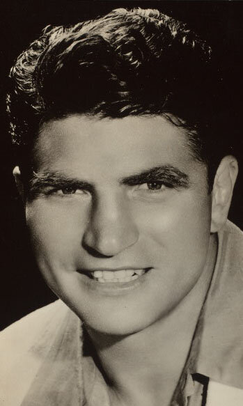 фото Лу Нова