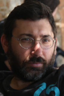 фото Керем Дерен