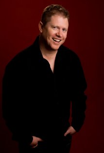 фото Дастин Грэй