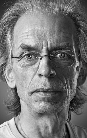 фото Стив Хоу