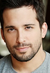 фото Джош Уинот