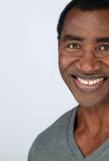 фото Майкл Е. Джеймс