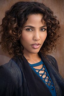 фото Naamah Saint-Hilaire