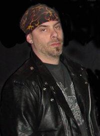 фото Джо Холлоу