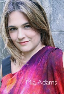 фото Миа Адамс