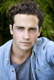 фото Спенсер Фоллс