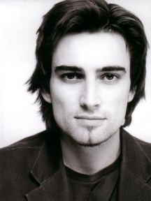 фото Саймон Томас