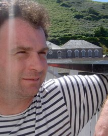 фото Саймон Харрис