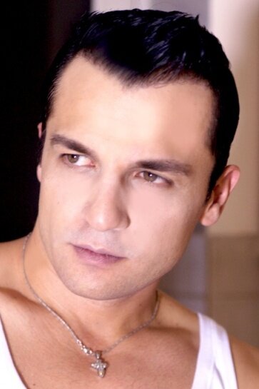 фото Manos Krystalis