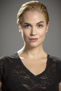 фото Сара Уортон