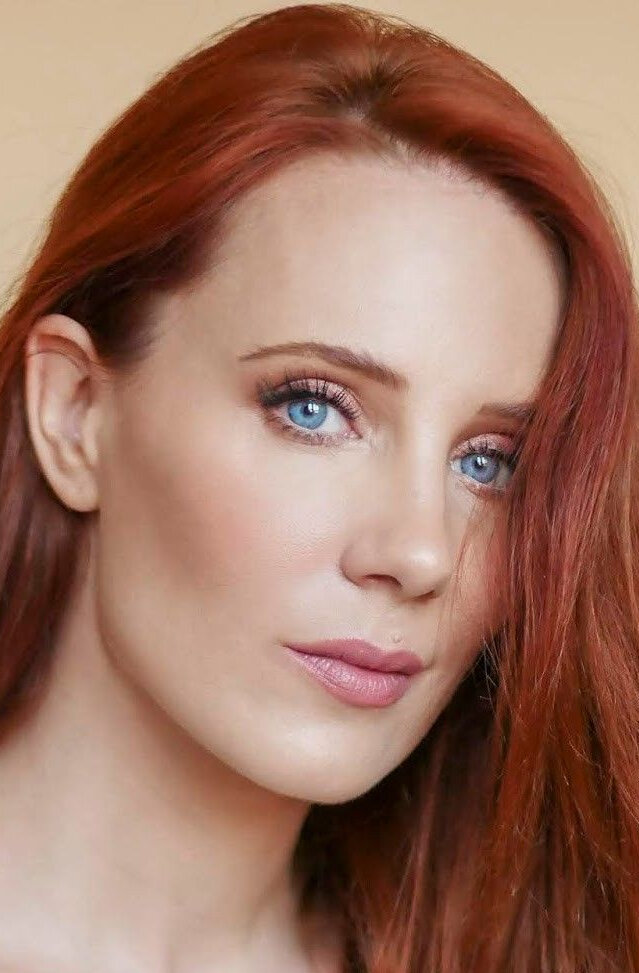 фото Симоне Симонс