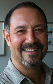 фото Джон Альварес